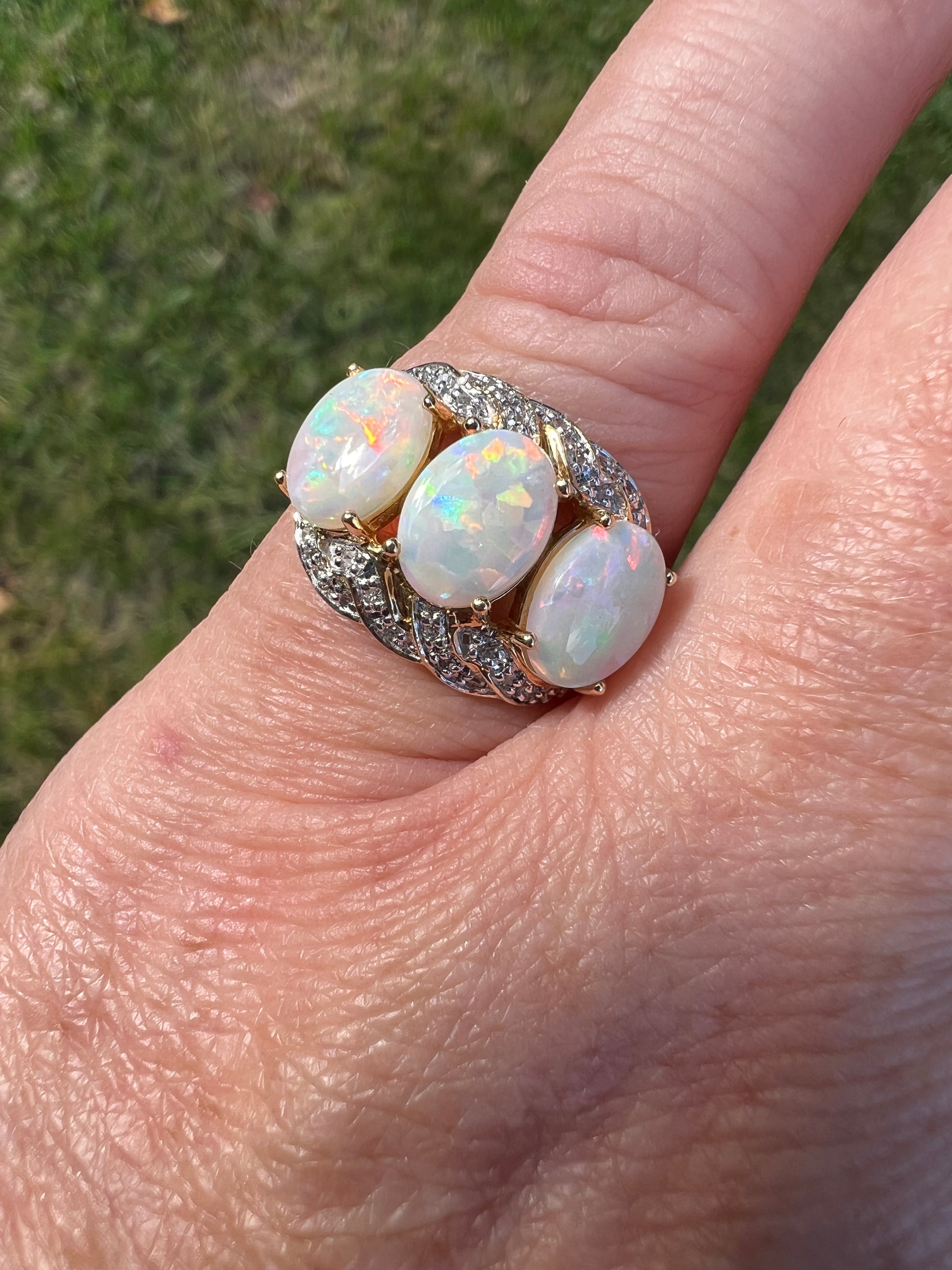 Vintage 14k Gold Opal Trilogy Diamond Ring