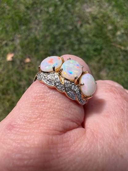 Vintage 14k Gold Opal Trilogy Diamond Ring