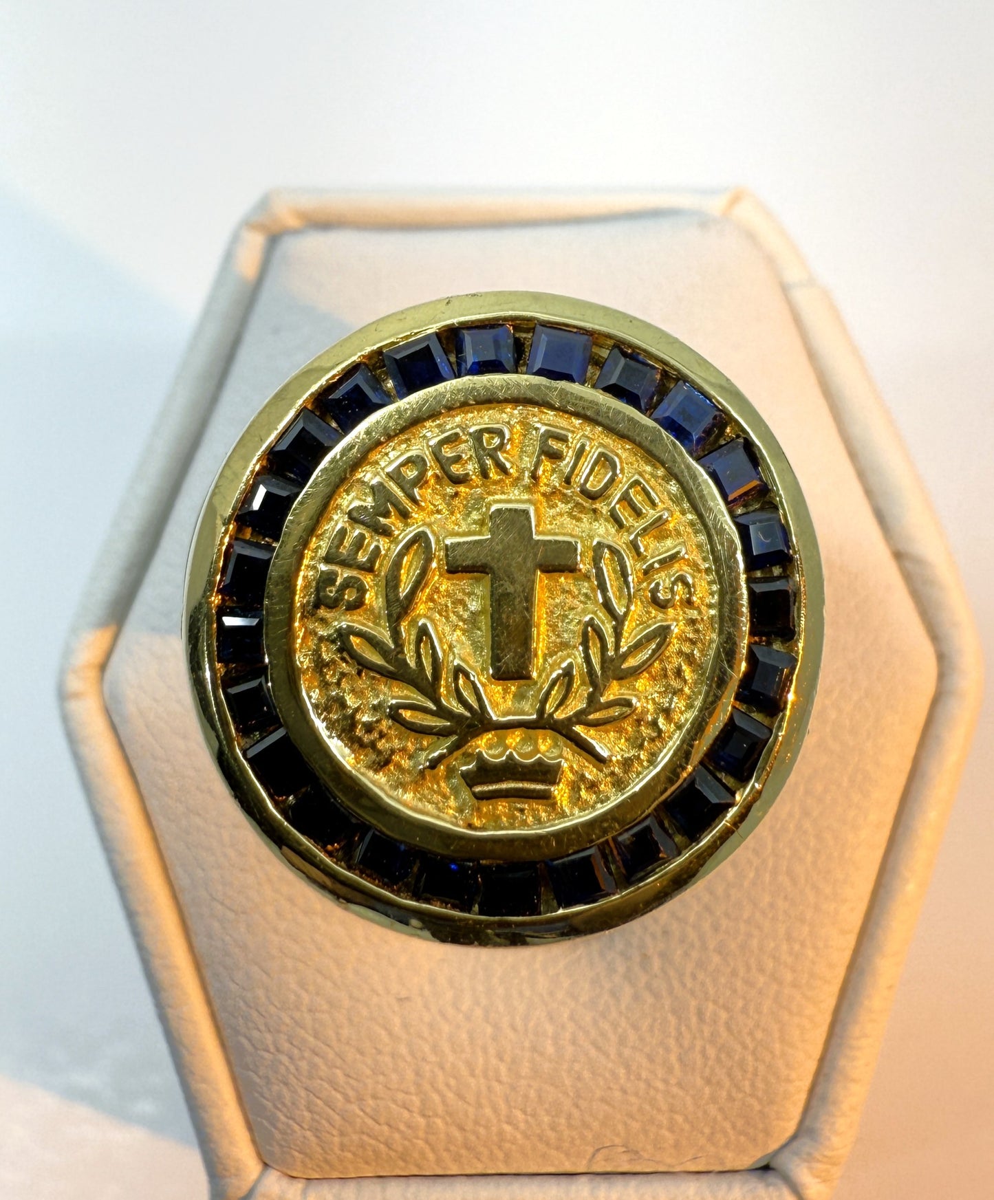 Vintage 18K Gold & Natural Sapphire Signet Ring – “Semper Fidelis” Cross & Laurel Motif, 24.5g Estate Statement Ring