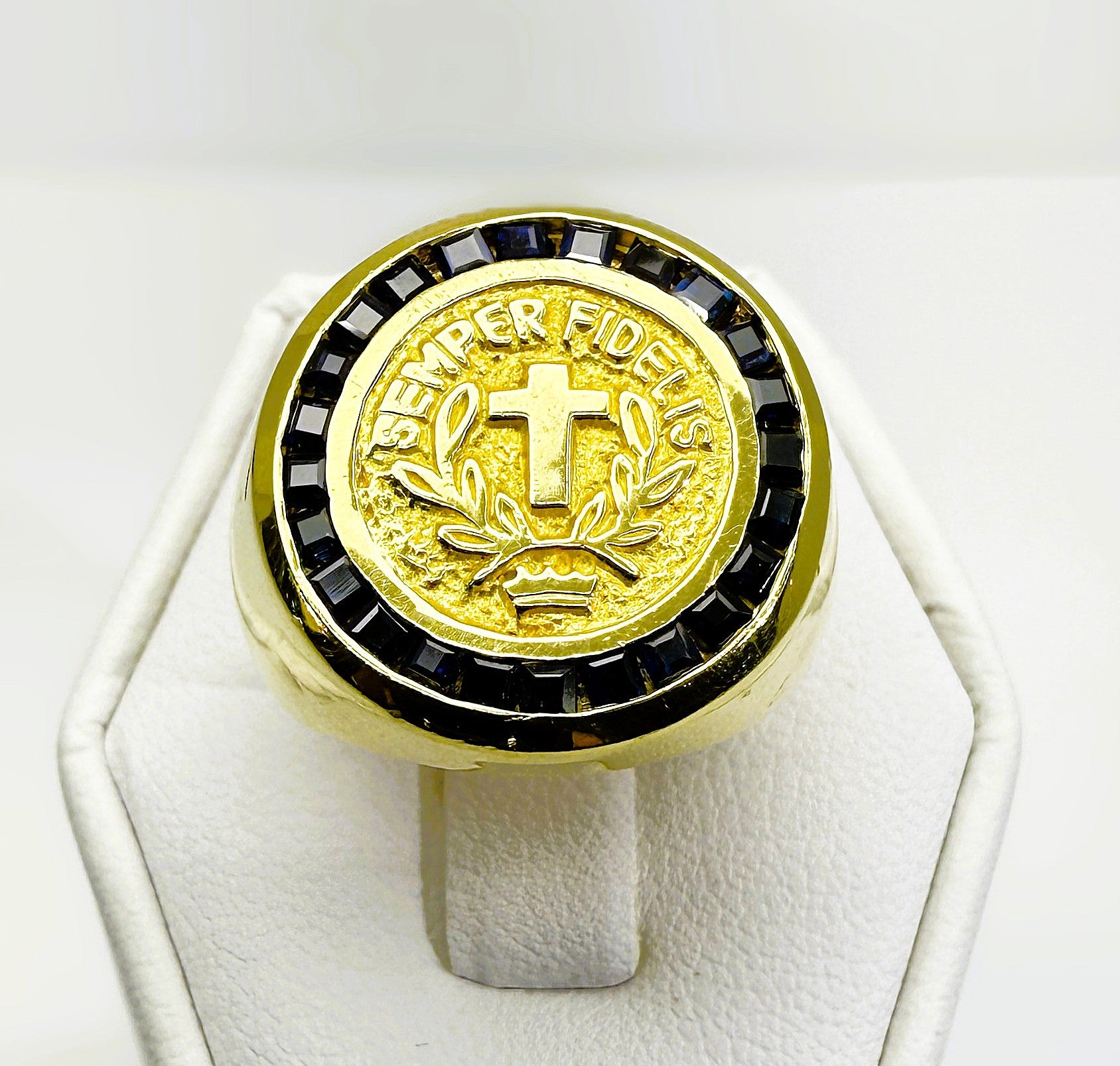 Vintage 18K Gold & Natural Sapphire Signet Ring – “Semper Fidelis” Cross & Laurel Motif, 24.5g Estate Statement Ring
